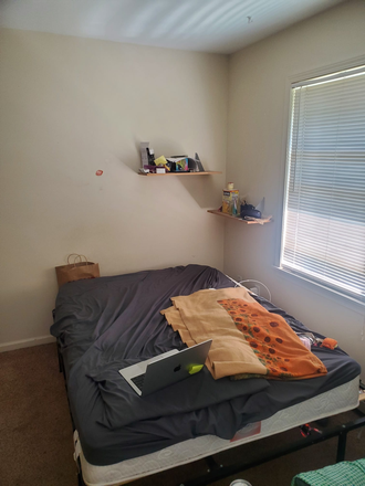 room/different view - Single large bedroom in an awesome 4Bed 2bath house close to downtown