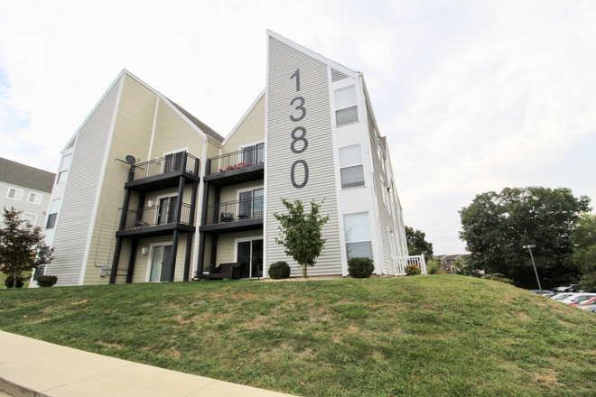condo - Hunters Ridge - Only 1 bedroom left for this school year! Condo