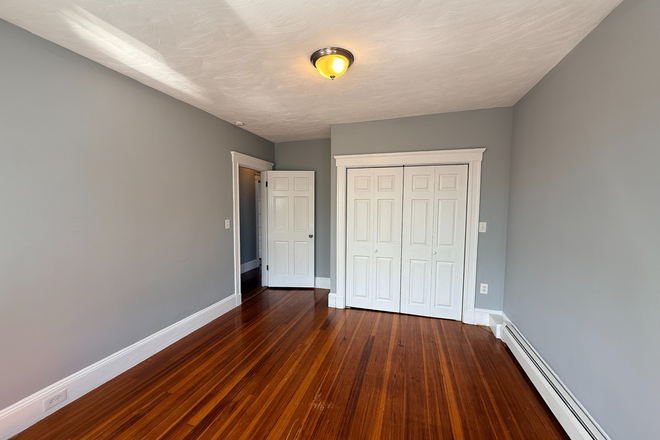 Bedroom 1 - Renovated 3 Bedroom Apartment with classic charm! 8 minutes walk to Fields Corner-Red Line