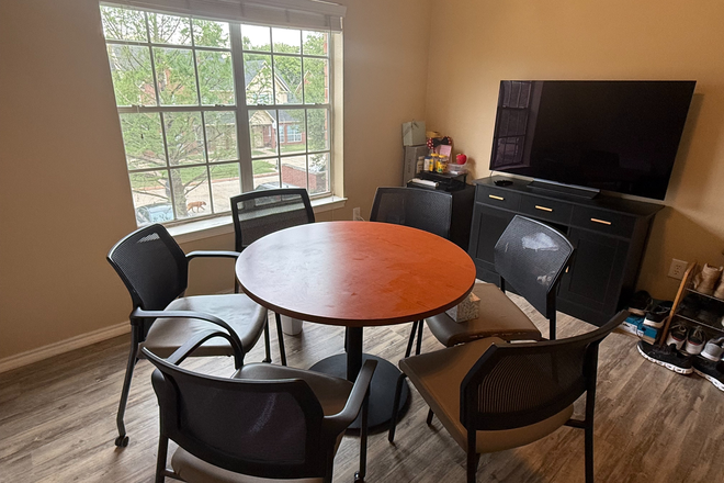 Living room - 2B2B Summer Sublease at Arbors | $1200/mo (orig. $1508) | May 1-Jul 31