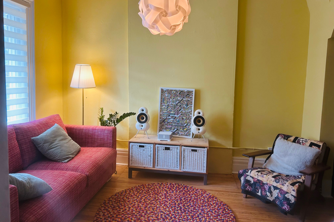 living room - Bright furnished 2 bed + 2 bath suite, steps to Park & walk to UofT