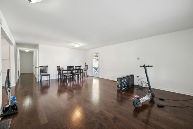 Common area - 5012 Quebec St House