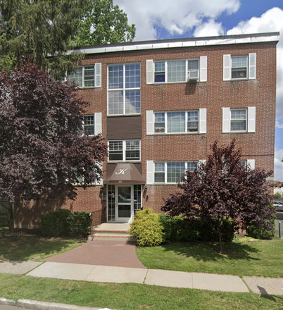 front of building - FULLY FURNISHED PRIVATE LARGE BEAUTIFUL STUDIO WALKING DISTANCE TO LAW CAMPUS Apartments