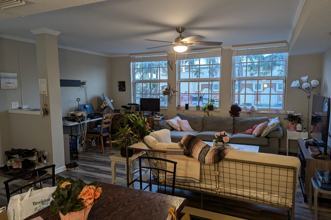 Front room - 10X Mizner