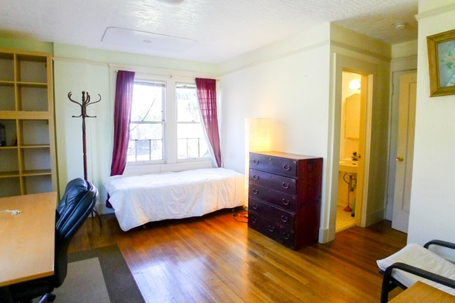 Photo - 1321 Spruce Apartments