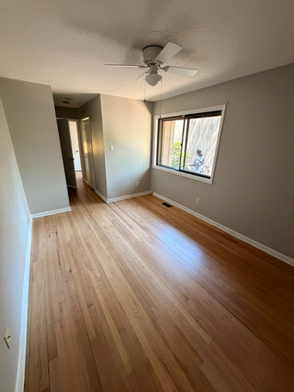 Bedroom - Townhouse close to busline