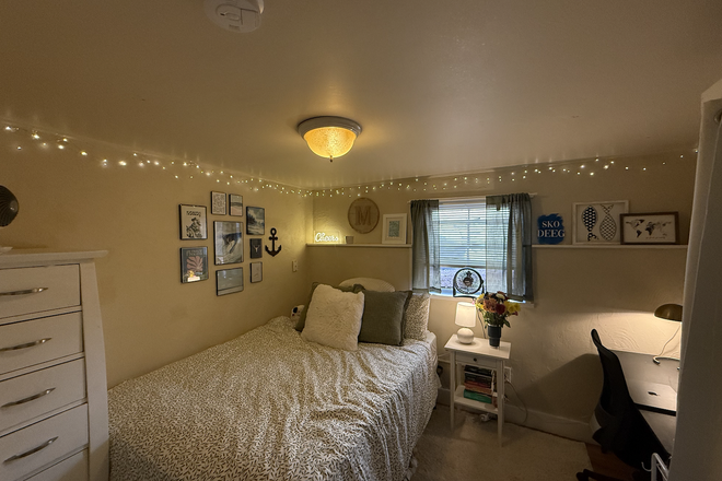 Bedroom - House close to campus