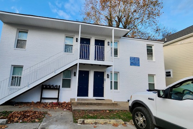 front facade - Newly renovated 2-bedroom 1 bath unit, granite, stainless steel appliances, washer/dryer, heat pump