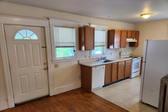 Kitchen - Fantastic 4BR