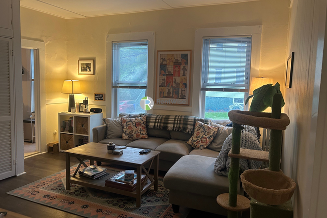 1 - SEPT 2026 – Brighton 3 Bed with 3 Parking Spaces & In-Unit Laundry! Cats Welcome! No Broker Fees! Apartments
