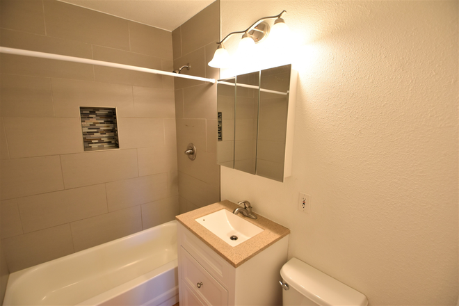 330 - 330 29th St. (3BR/2BA) House