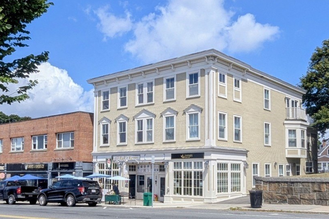 Exterior - Beautiful condo with ocean views and New England charm