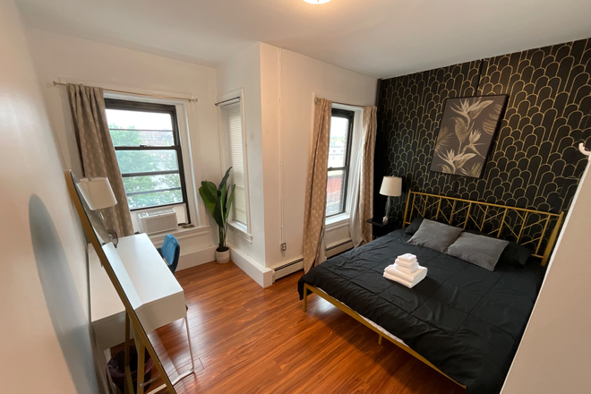 Bedroom - Private Room Sublet in South End, 15 min from NEU