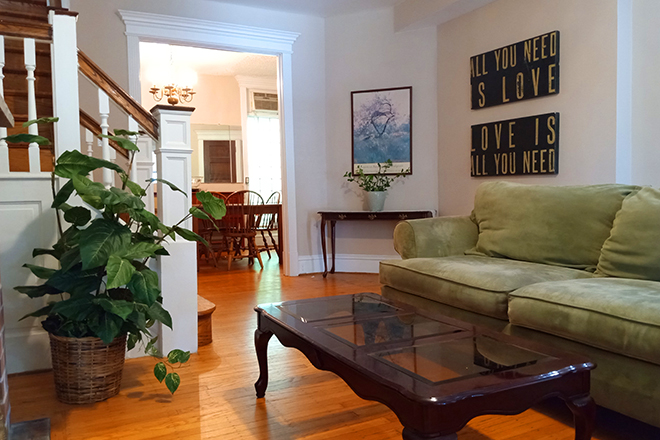 Shared Living Room - Private Room in Shared House Ideal for Visiting Scholars
