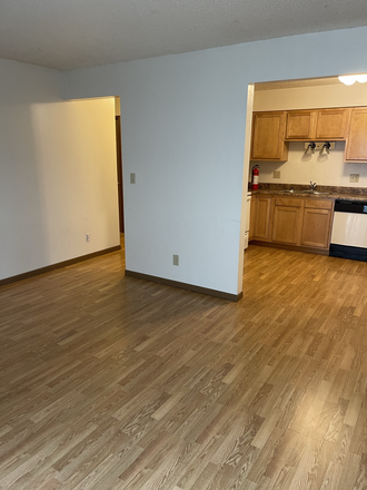 XD - 409 S Dodge St-  Free Internet! Apartments