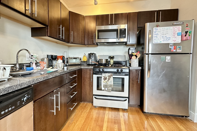 Kitchen - Bright 3-bed with in-unit laundry! Avail. 9/1/2025! Apartments