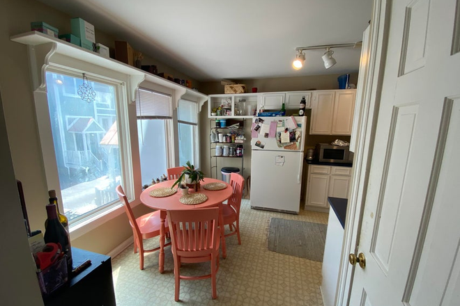 KITCHEN - HARLESTON GREEN TH AVAILABLE JUNE 1, 2026 Townhome