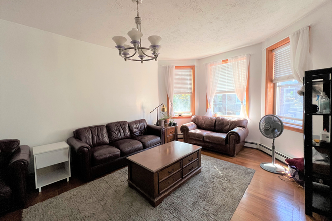 X - COOLIDGE CORNER 5 BED 2 BATH - NEARBY BU & GREEN LINE Apartments