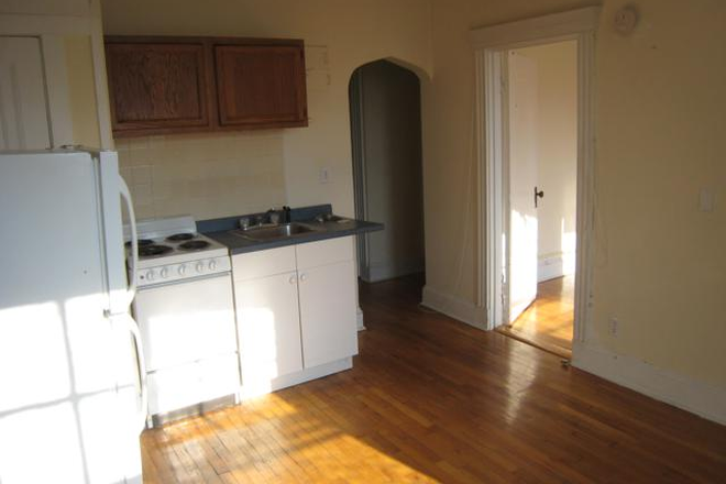 Hub Realty - Brighton, large studio in condo building, Cleveland Circle