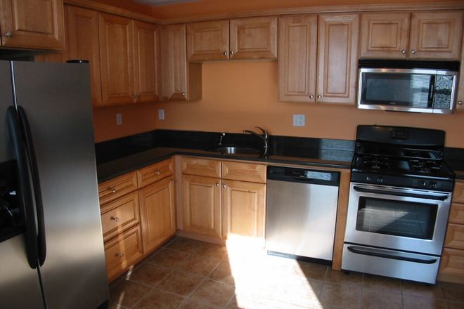 3 - Spacious duplex near MIT Duplex