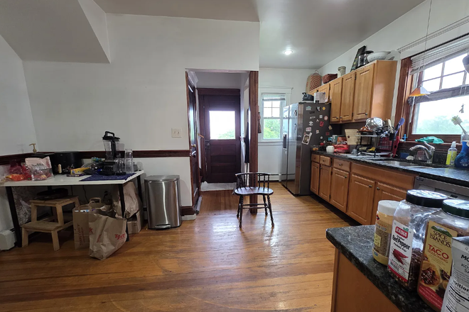 Call NOW for showings! 617-236-8550 - WINCHESTER ST - LRG MODERN 5BR AVAIL *9/1/2026* W/ EIK, DW, PORCHES, 2 BATH, PRKING NEAR WSHNGTON SQ Apartments