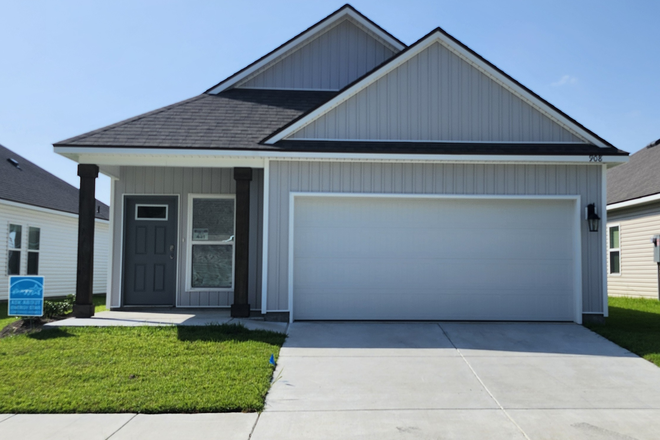 Front door/Garage - 4 BEDROOM HOUSE $3000