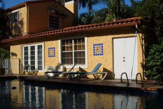 Pool & Garden Area - Beautiful 3 Bedroom Suite - Private Entrance, Living, and Pool House