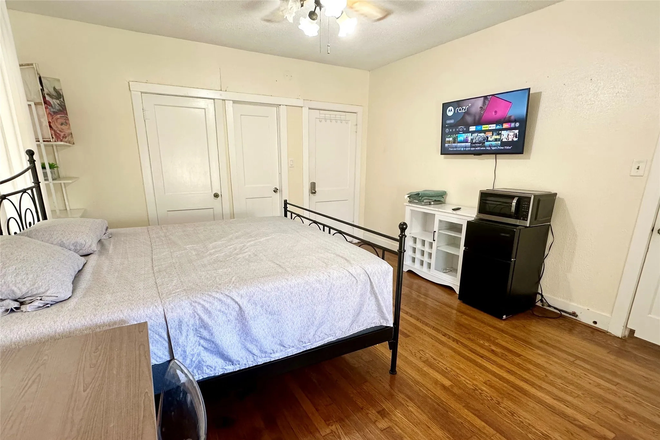Bedroom - Fully-furnished Apartment - 1 bedroom available