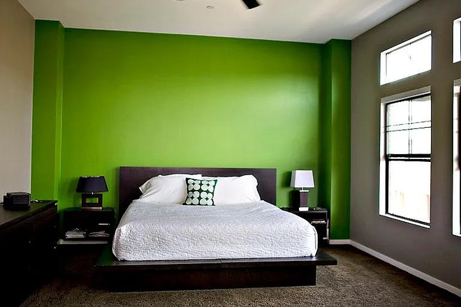 Master bedroom - Townhouse walking distance to campus