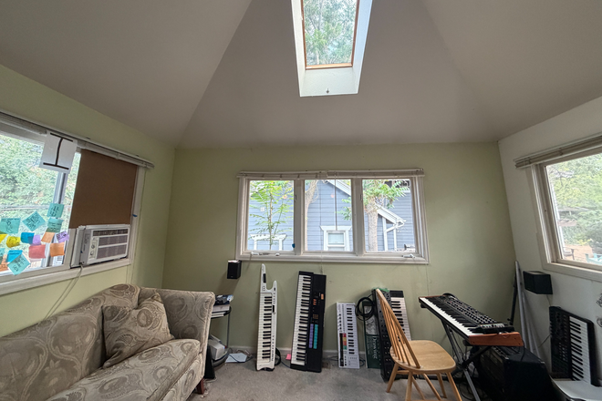 Living room across from kitchen - House close to campus