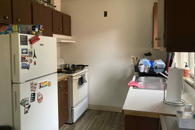 Kitchen - Graduate and Family Housing Smiley Court Shared Apartment (East Campus)