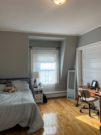 Bedroom - Room in large apartment close to campus