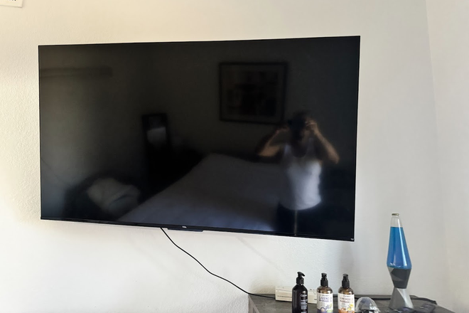 TV 55" - Furnished room 4 rent House