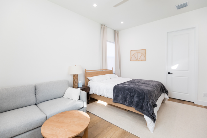 Studio View 1 - Studio in Delray Close to Beach - Furnished, Utilities Included House