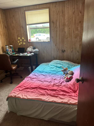 Bedroom - Sherrill plaza Apartments