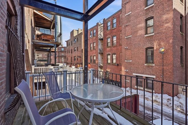 . - STUNNING 3 BED / NO BROKER FEE!! Apartments