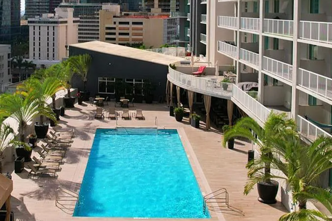 Pool on the 8th floor - Furnished Room in Brickell Condo