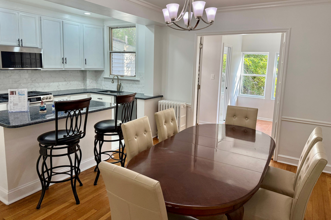 Dining Room - Wonderful Townhouse  - Next to Georgetown University