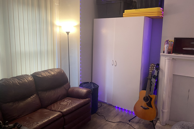 Bedroom - Fort Apartment Near Campus