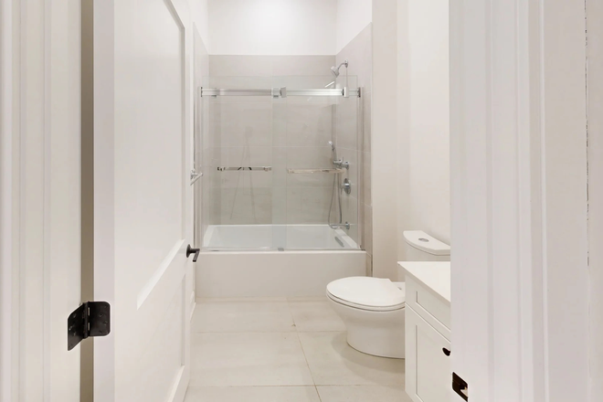 - - 4 beds 2 bath at Boston Theatre District Apartments