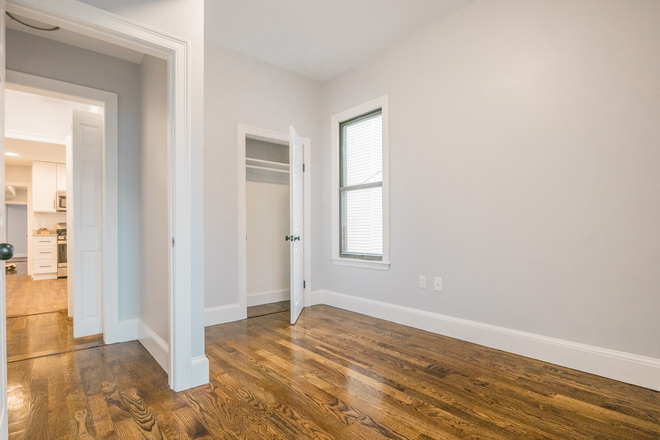 1 - SEPT 2026 – Spacious East Boston 5 Bed / 2 Bath with In-Unit Laundry, Student OK! No Broker Fees!