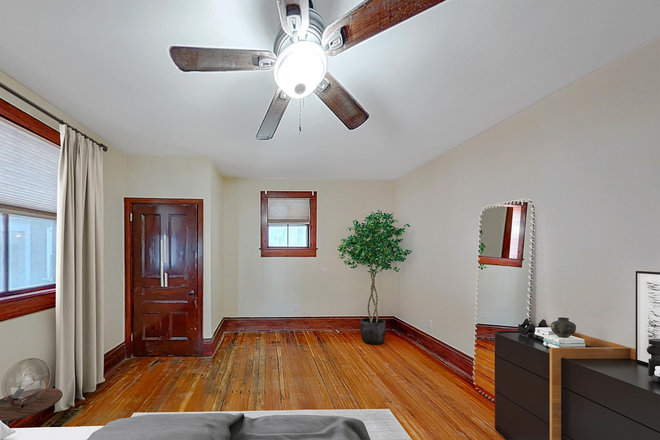 1 - SEPT 2026-Incredible 5 bed 2 bath DUPLEX on Calumet, NO BROKER FEE! Apartments