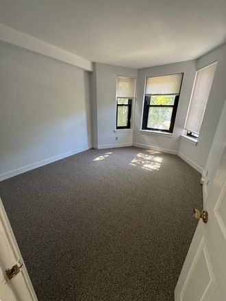 Bedroom - Kenmore Sq 2 Bed Comm Ave