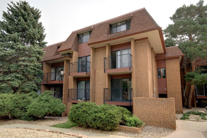 Street view - Apartment on the Hill (next to Chipotle) Spring and/or Summer sublease