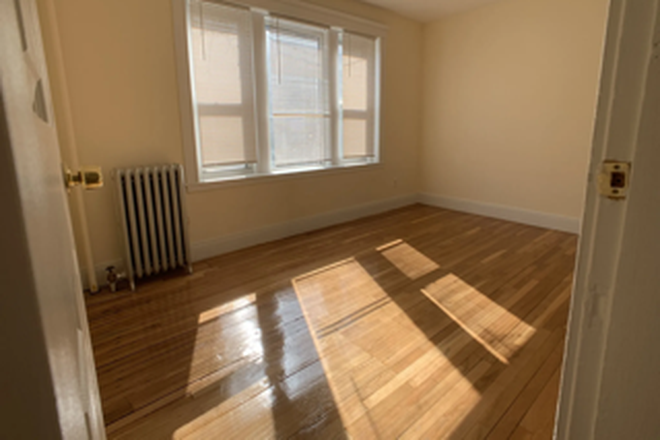 Bedroom for Rent - Apartment close to Cleveland Circle