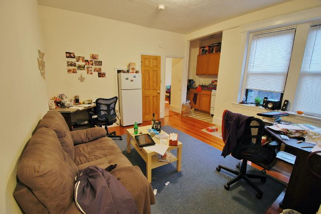 1 Bedroom - 52 Westland Ave #30 - Avail 9/1 - Awesome, Clean, Renovated 1 BR on WESTLAND AVE