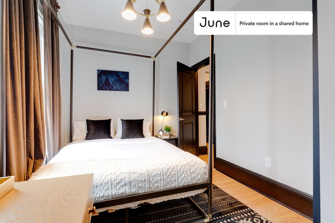  - Private bedroom in 4 bed/1.5 bath Home