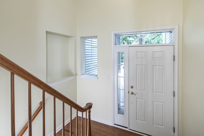 Foyer - 2BR thome-Kennedy Ct-Princeton
