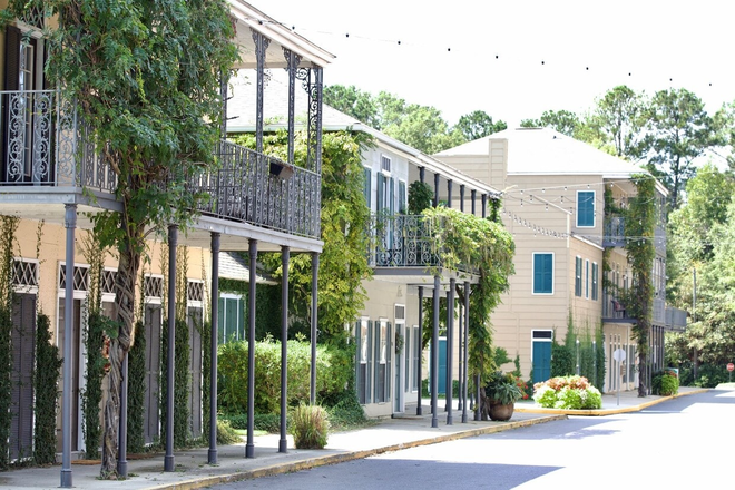 The French Quarter - 1700 West Norris Street (f/s) Apartments