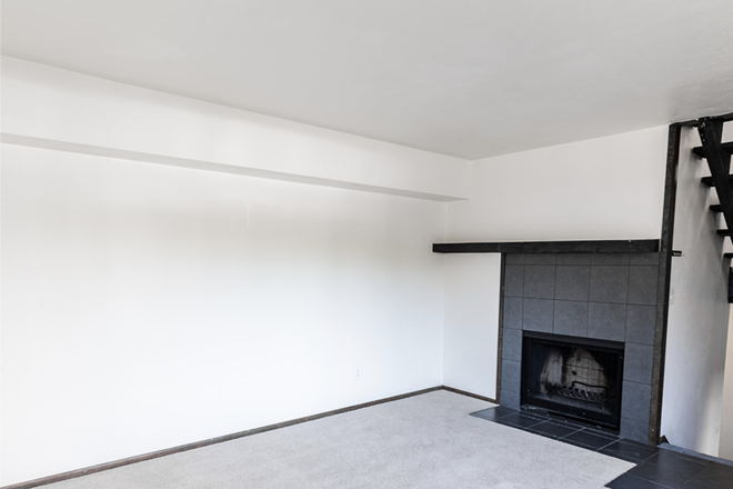 Living Room with Fireplace - 3 Bed 2 Bath Spring 2026 Sublet Townhome